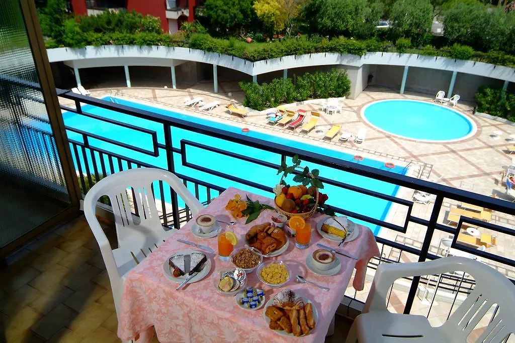 Hotel Residence Holiday Sirmione Italy